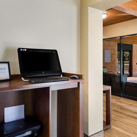Comfort Inn Virginia Horse Center Lexington Exteriör bild