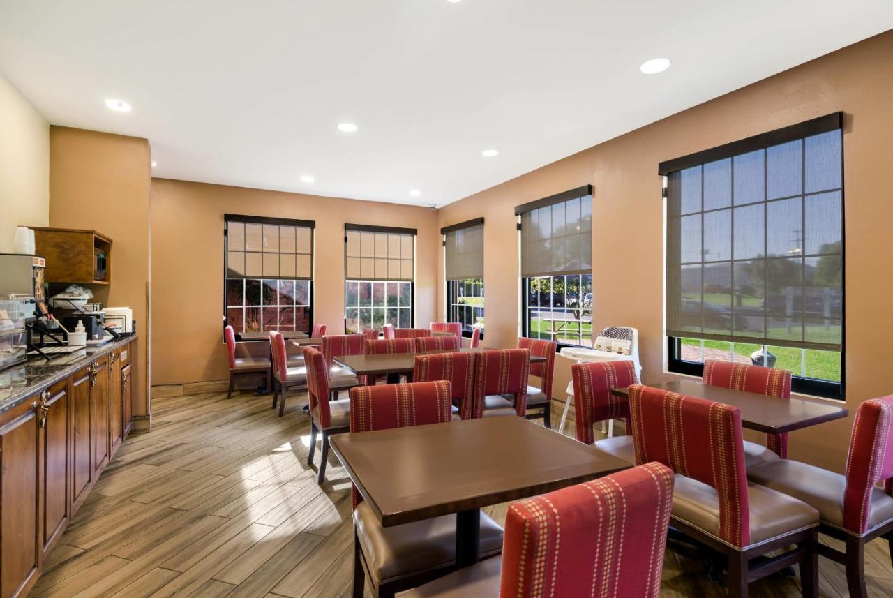 Comfort Inn Virginia Horse Center Lexington Exteriör bild