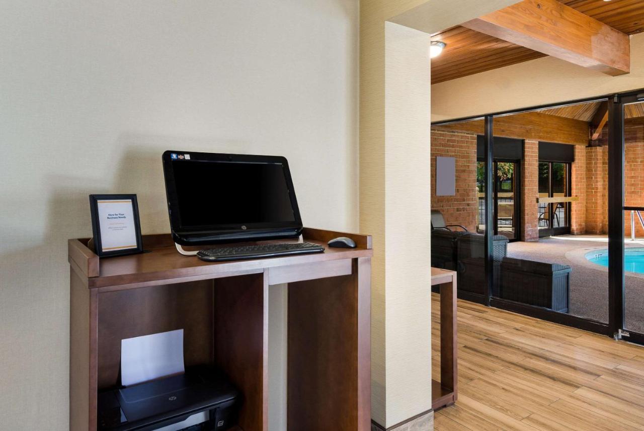 Comfort Inn Virginia Horse Center Lexington Exteriör bild
